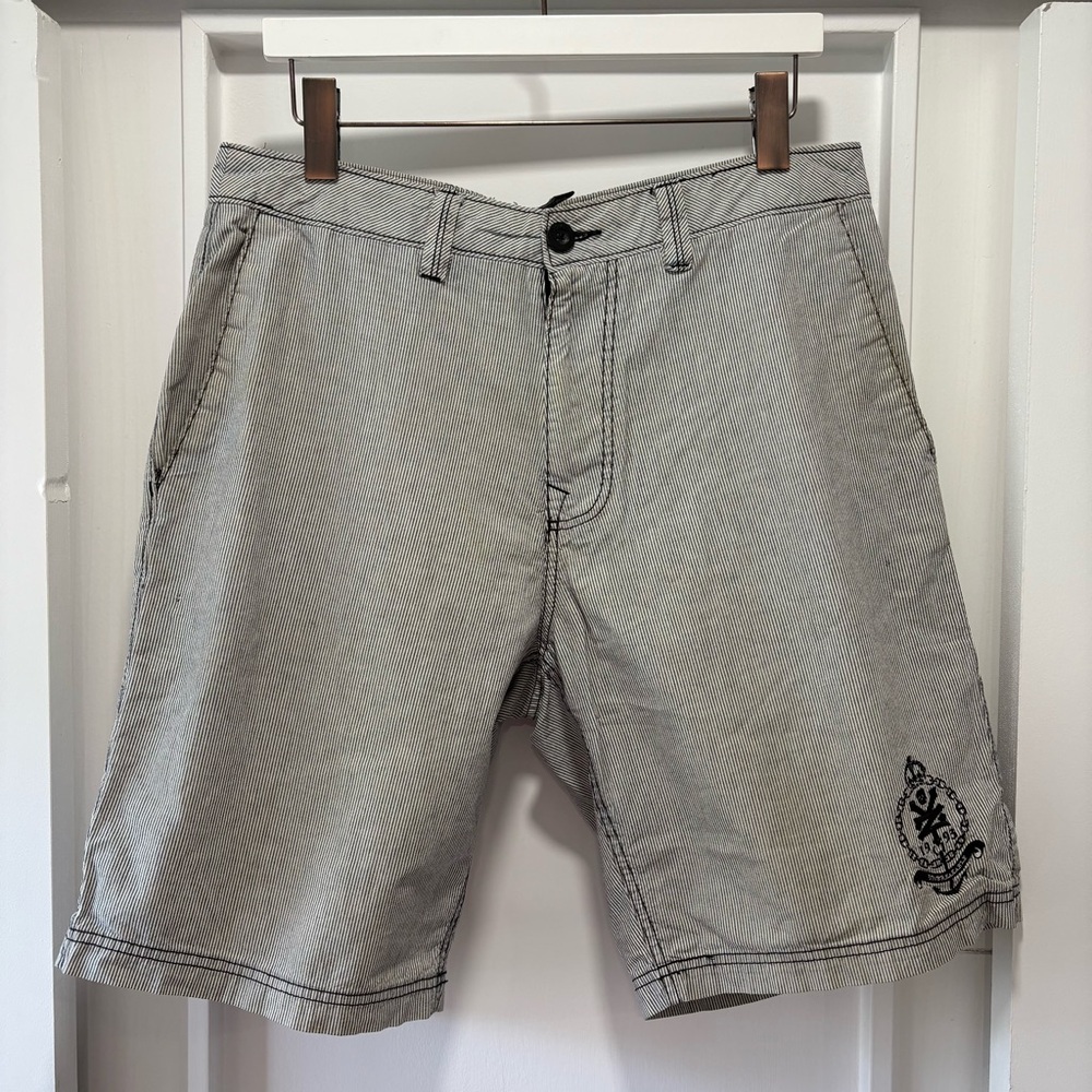 Zoo York Men’s Gray & White Stripe Cotton Shorts Size 34